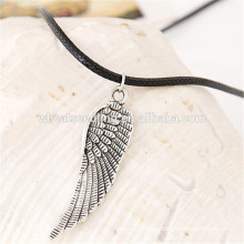 Traje de regalo de tejido sencillo par de alas de cuero de cuerda collar de alas de ángel